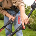 114056-lawnmower-40-4-e-comfort-webshop-mood-03_v1.jpg