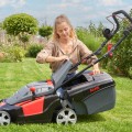 114056-lawnmower-40-4-e-comfort-webshop-mood-04_v1.jpg